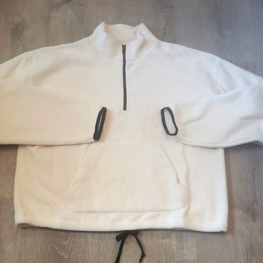 New with tags victoria secret pink fleece long sleeve,size large,ivory/ black